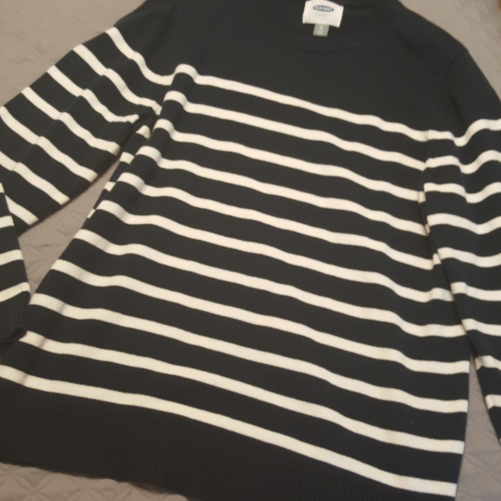 Navy and white striped XL Old Navy sweater